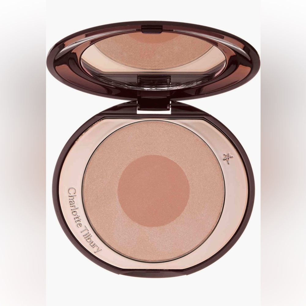 CHARLOTTE TILBURY Cheek to Chic Blush